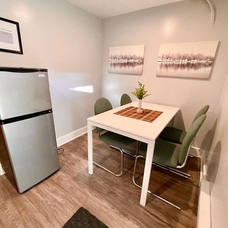 Newly Renovated Studio, Separate Entrance Montréal Exterior foto