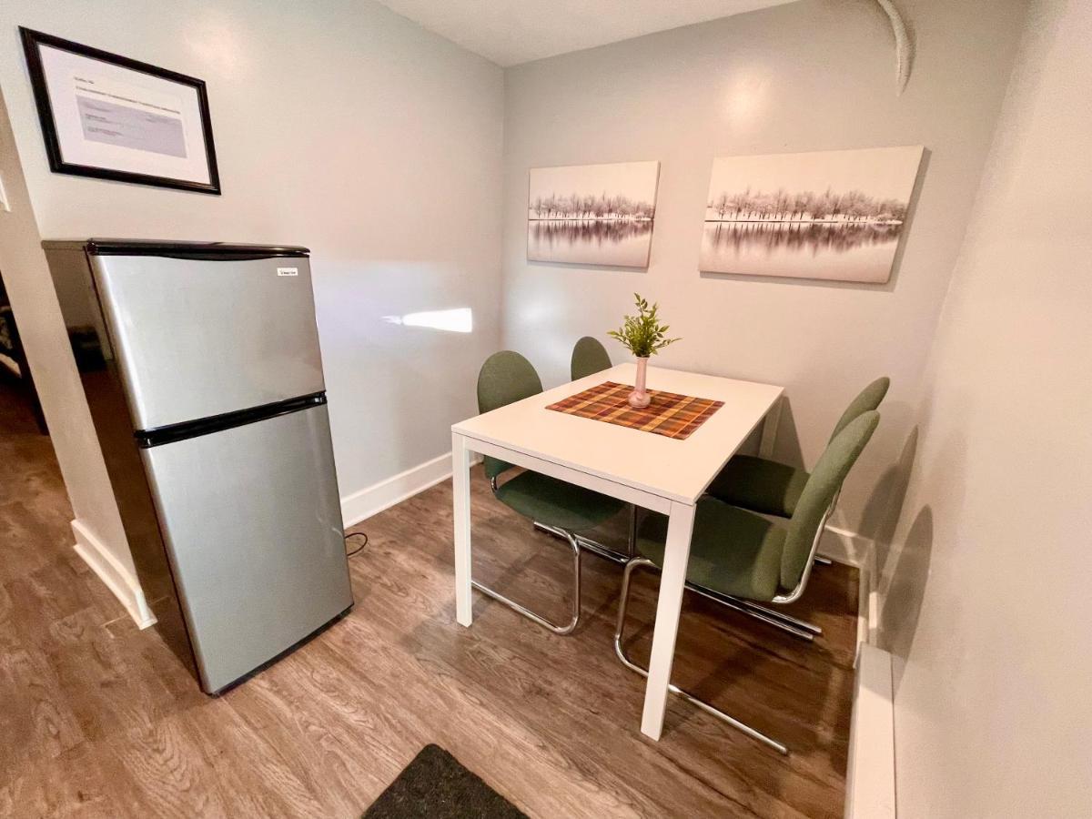 Newly Renovated Studio, Separate Entrance Montréal Exterior foto