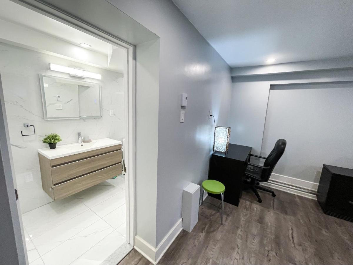 Newly Renovated Studio, Separate Entrance Montréal Exterior foto